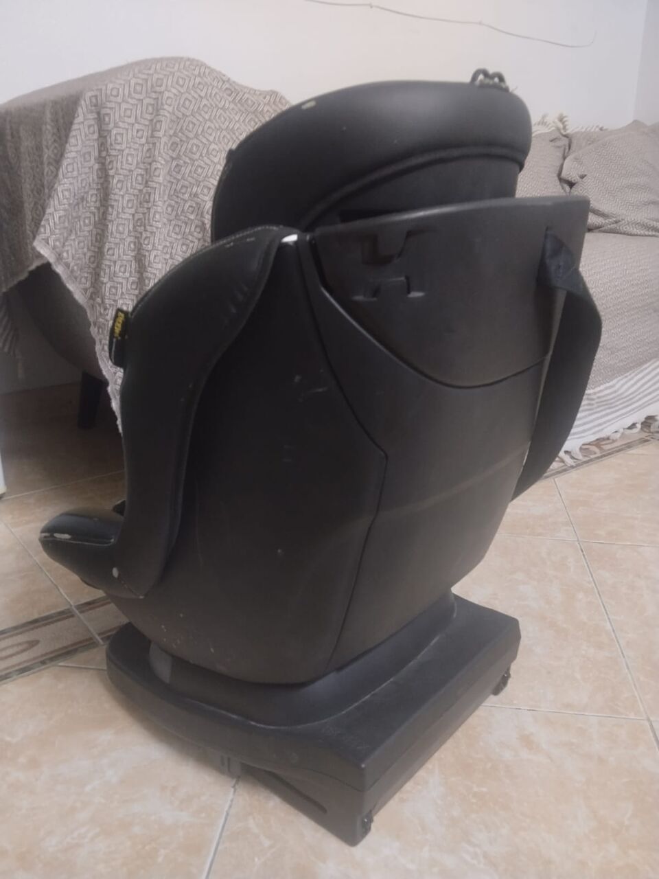 Riyadh, Baby & Kid Stuff, SAR 150,  Car Baby Seat Giggles And Juniors Jamie 3-in-1 Baby Seat For Urgent Sale