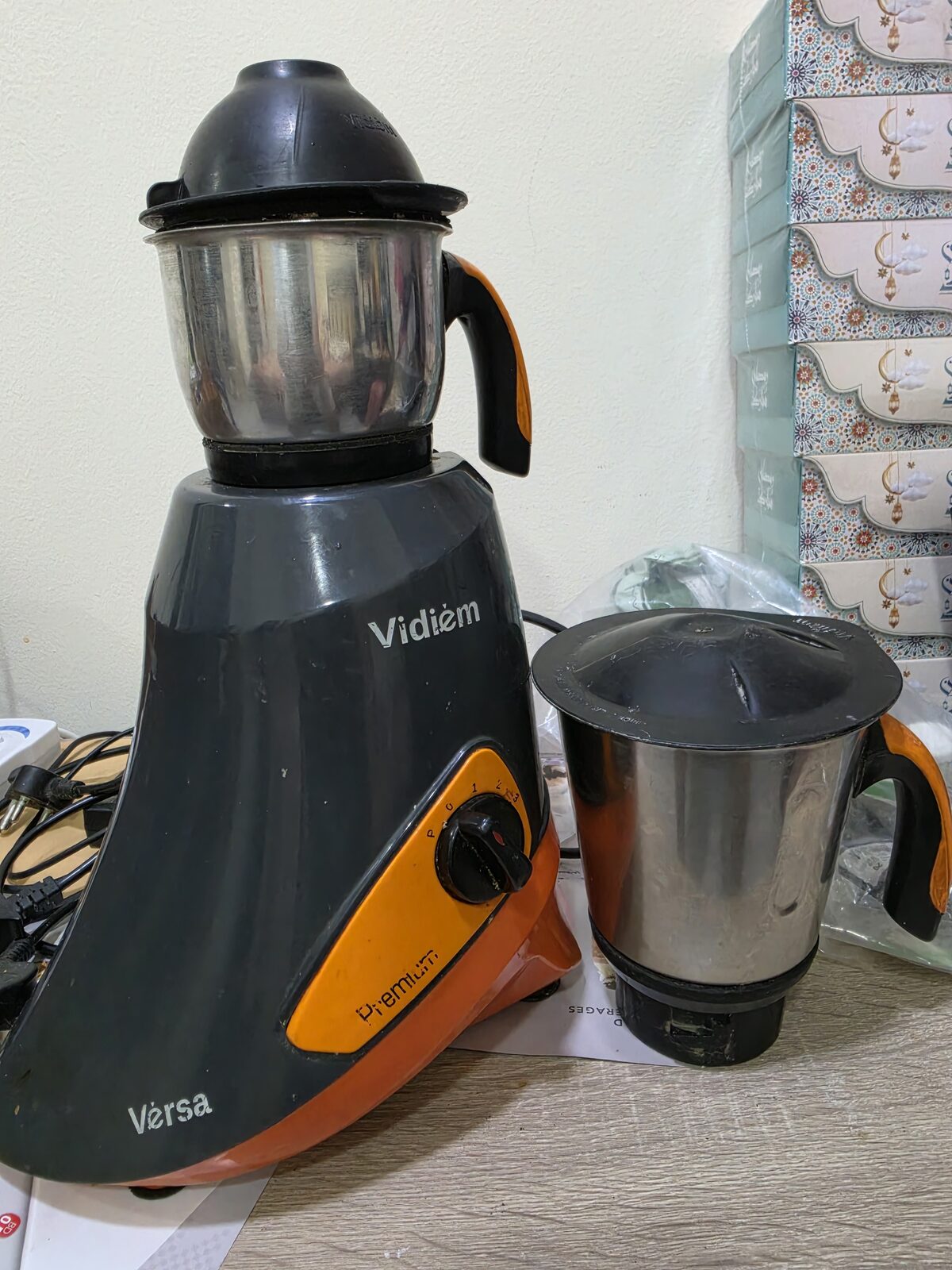 Zinj, Appliances, BHD 9,  Mixer Grinder Used (Vidiem Versa Brand) For Sale