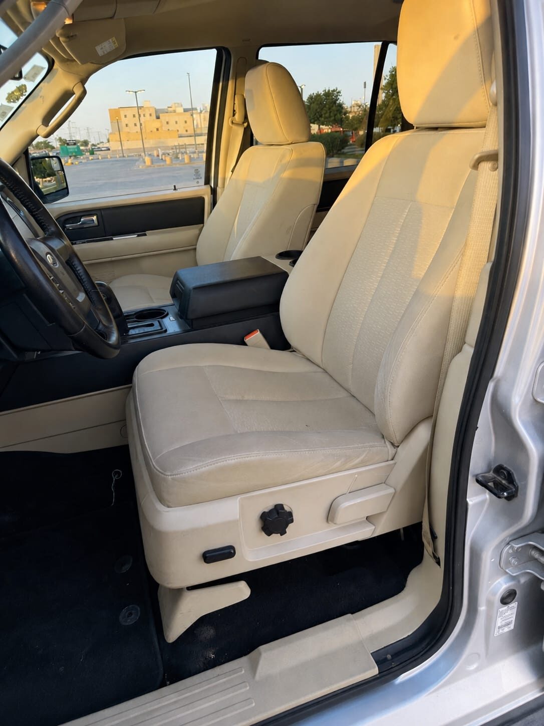 Riyadh, Vehicles, Cars & Trucks , SAR 80000,  Ford Expedition,  2016,  Automatic,  64888 KM,  Car For Sale