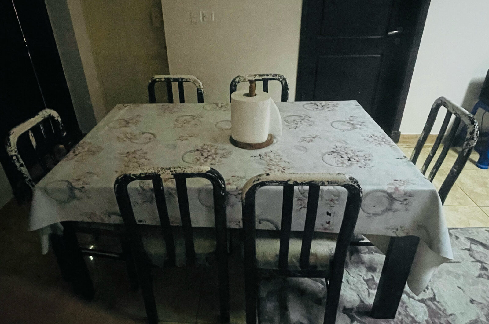 Jannusan, Furniture, BHD 12,  Dining Table With 6 Chairs &mdash; Chairs On The Sides Only, Needs A Bit Of Paint Touch-up.12bhd