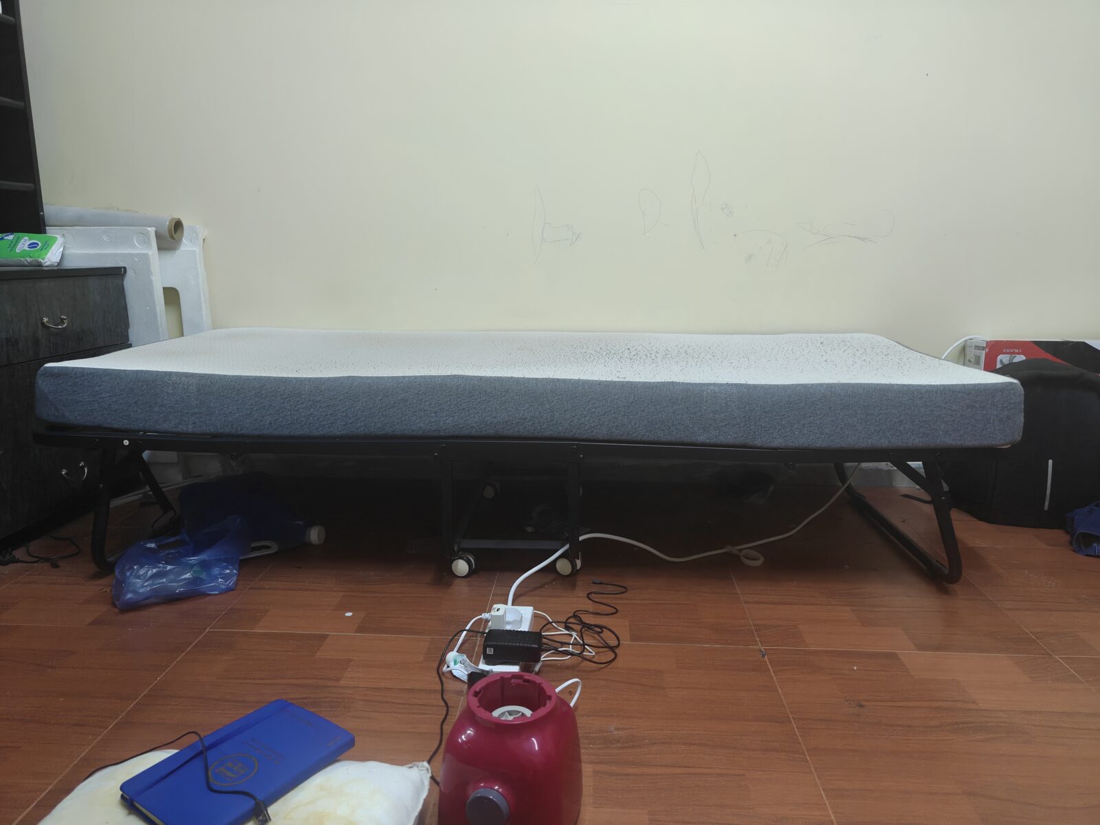 Al Iskan, Furniture, SAR 300,  Movable Bed And Cor