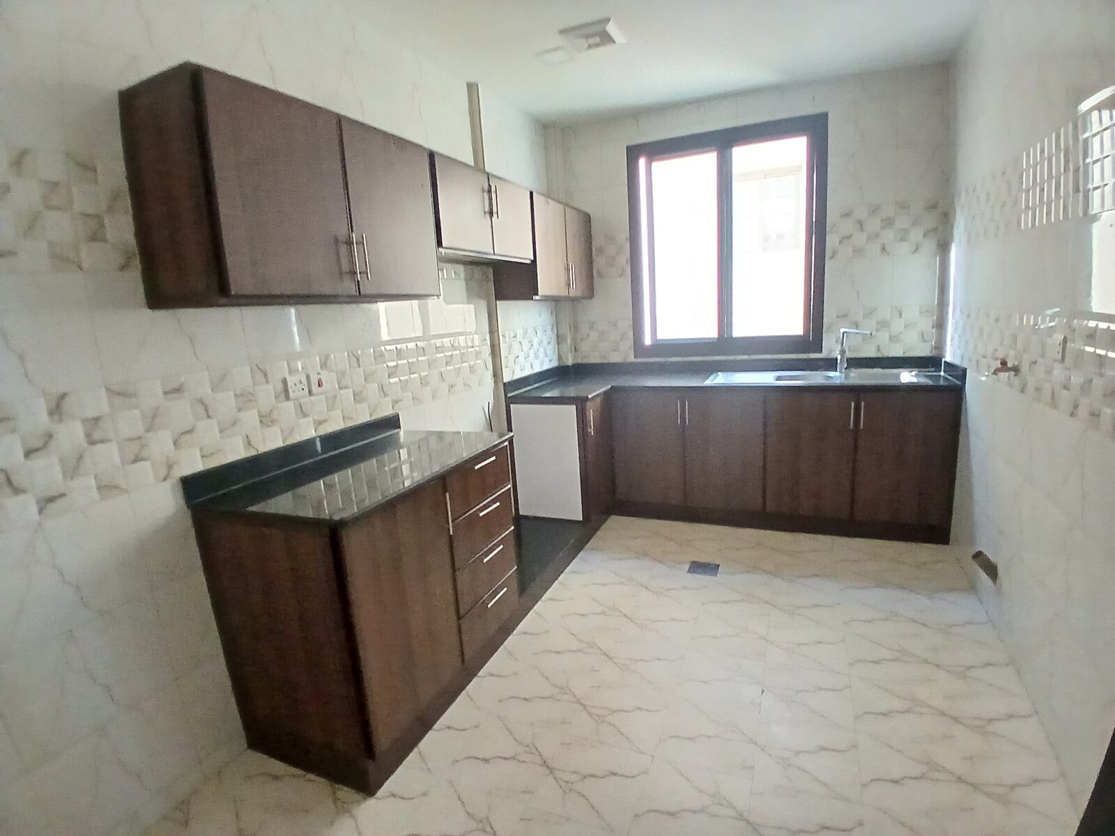 Hidd, Apartments, Flats, Houses & Villas, BHD 330/month,  3 BR,  Flat 3bhk Inclusive New Hidd