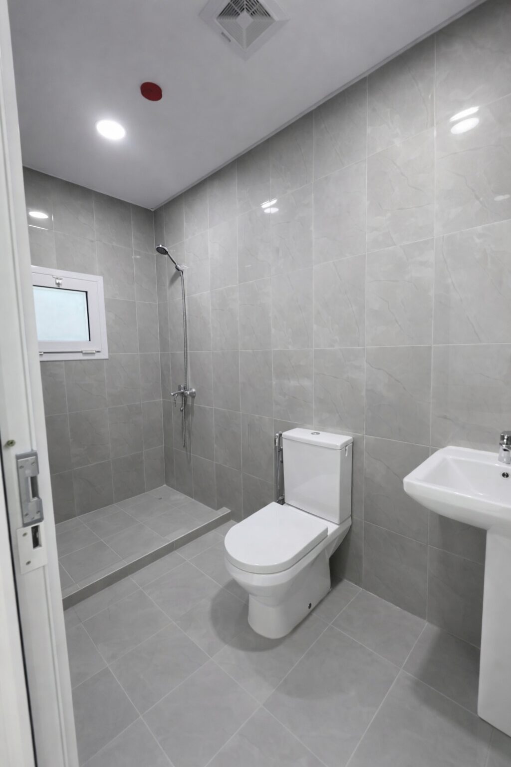 Jidhafs, Apartments, Flats, Houses & Villas, BHD 280/month,  2 BR,  For Rent Brand New Flat In North Sehla Inclusive With Electricity