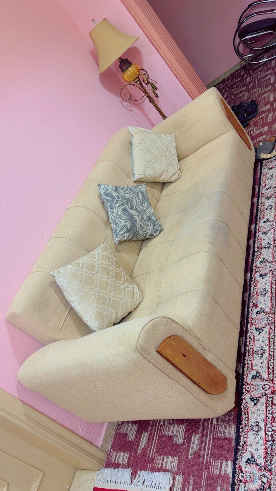 Jeddah, Household Items, SAR 900,  Urgent Sale 8 Seater DiningTable And 3 Seater Sofa