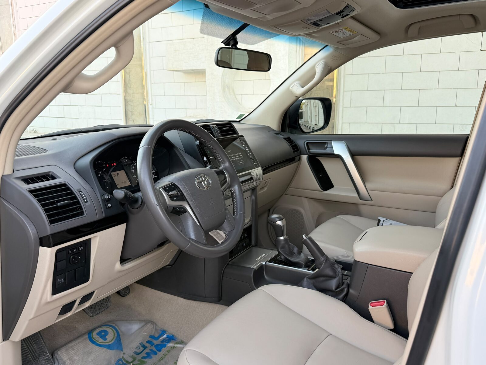 Riyadh, Vehicles, Cars & Trucks , SAR 150,  TOYOTA PRADO TXL 4X4 PULWHITE,  2022,  Automatic,  44000 KM,  FULL OPTION