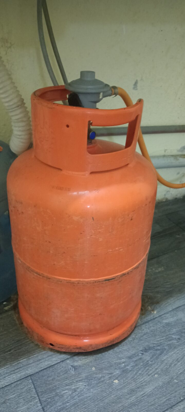 Al Malaz, Household Items, SAR 200,  Gas Cylinder With Regulator And Pipe For Sale