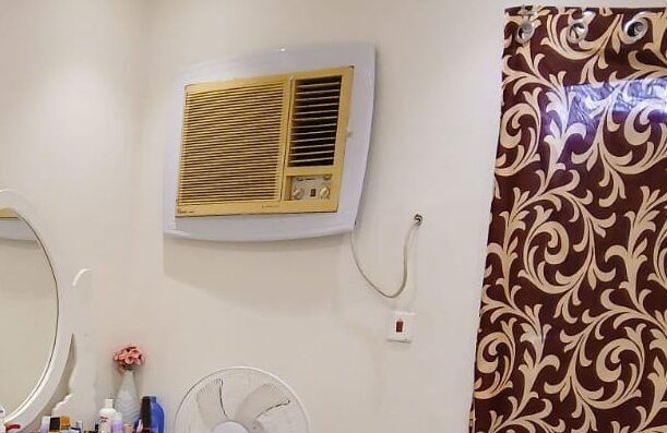 Jeddah, Household Items, SAR 1400,  House Hold Item For Sale - Bed Set, Sofa, AC