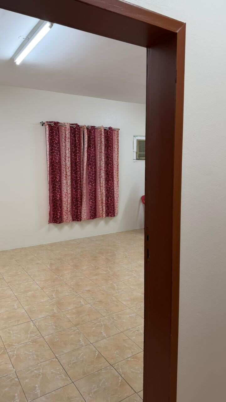 Madinat Al Ummal, Bedspace For Rent, SAR 1000/month,  270 Sq. Feet,  Executive Bachelor Room Available For Rent In Family Flat ***Ground Floor***