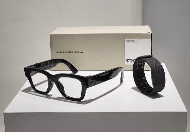 Tegucigalpa, Electronics, HNL 11000,  Ray-Ban Meta Display And Neural Band AI Glasses