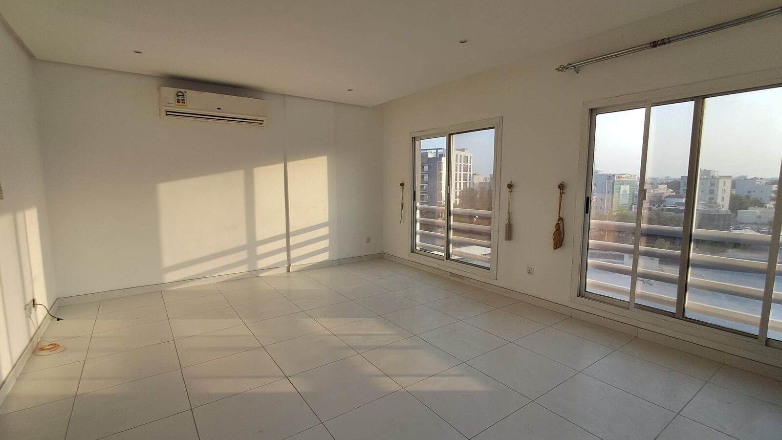 Adliya, Apartments, Flats, Houses & Villas, BHD 290/month,  1 BR,  Semi Furnished Family Flat For Rent With EWA Inclusive On Top Floor With Spacious Balcony