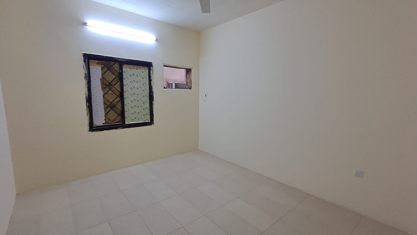 Gudaibiya, Apartments, Flats, Houses & Villas, BHD 210/month,  2 BR,  Unfurnished Flat For Rent With EWA Inclusive