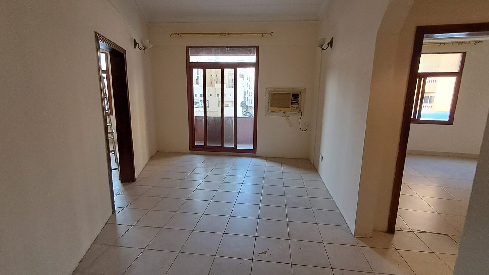 Hoora, Apartments, Flats, Houses & Villas, BHD 200/month,  2 BR,  Semi Furnished Flat For Rent With Balcony, Lift, Security, AC, Etc...