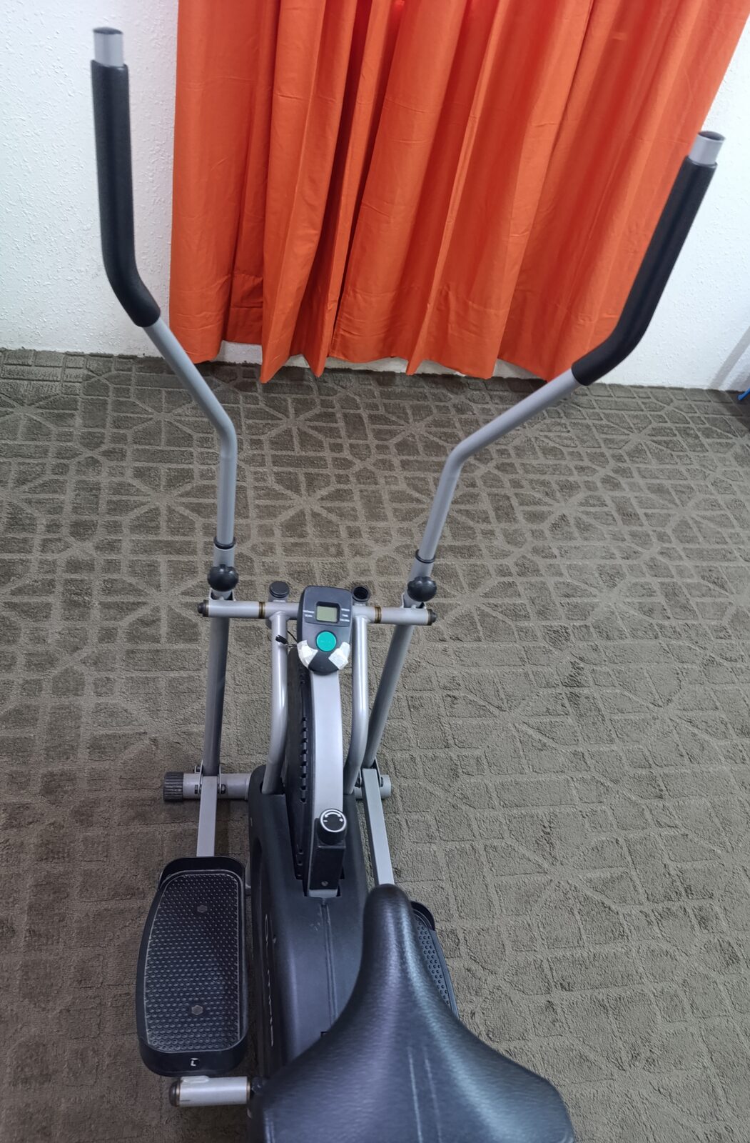 Dammam, Health & Beauty Items, SAR 300,  Elliptical Machine
