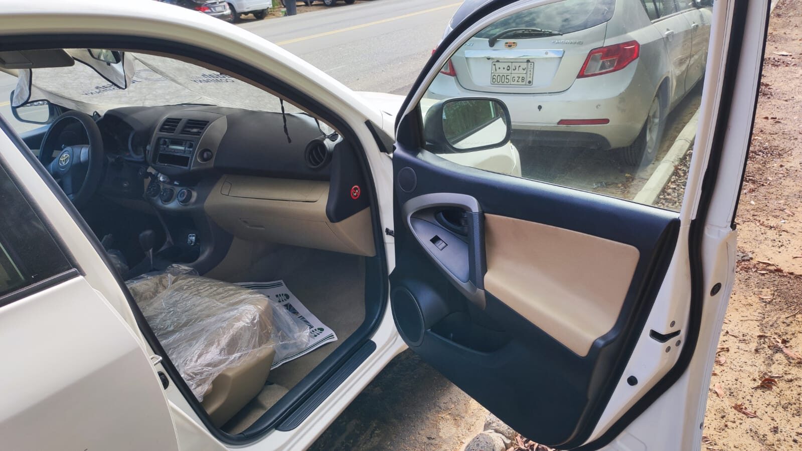 Jeddah, Vehicles, Cars & Trucks , SAR 22000,  Toyota RAV4,  2010,  Automatic,  370000 KM,   For Sale.