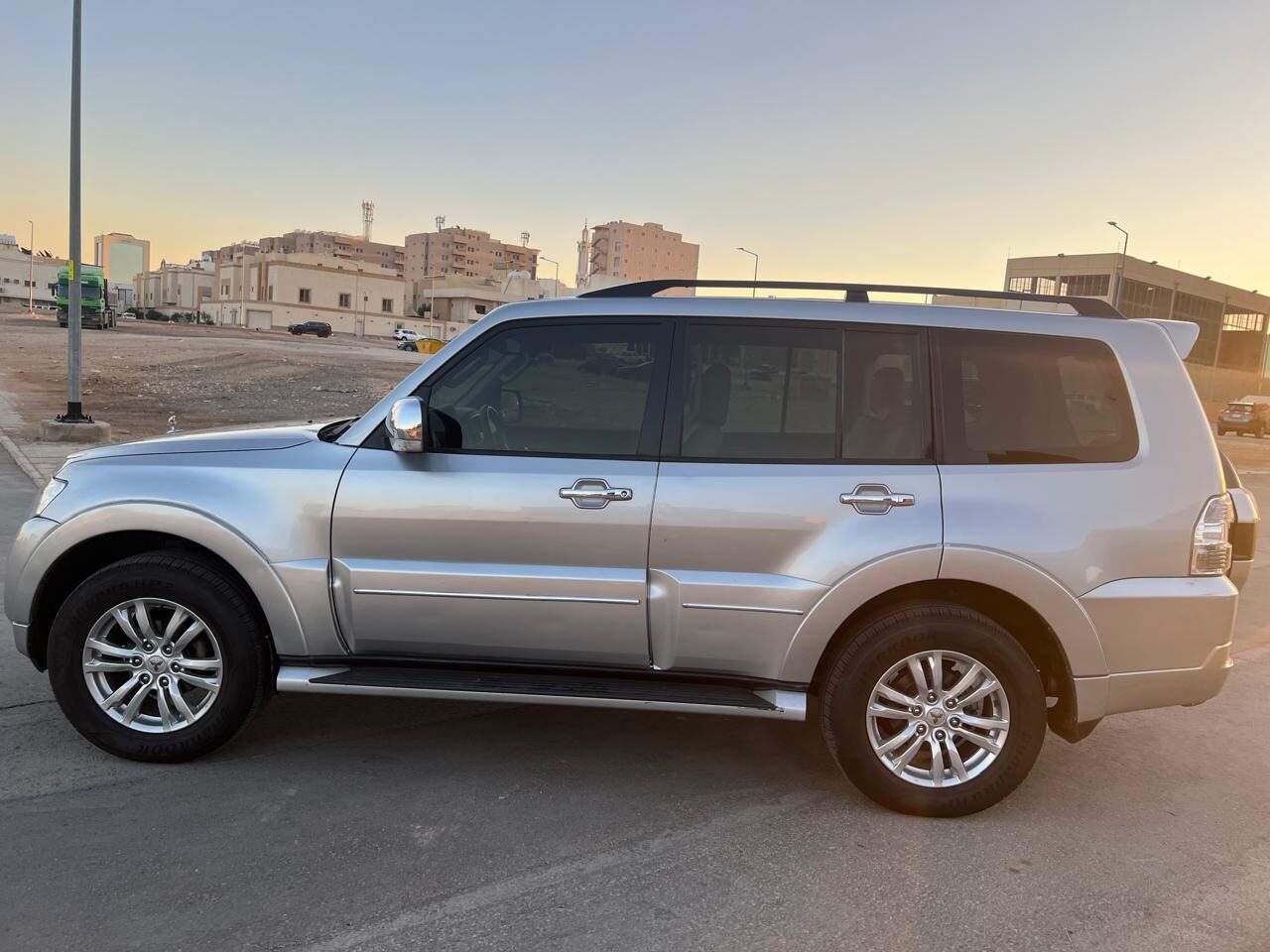 Riyadh, Vehicles, Cars & Trucks , Mitsubishi Pajero,  2020,  Automatic,  141000 KM,