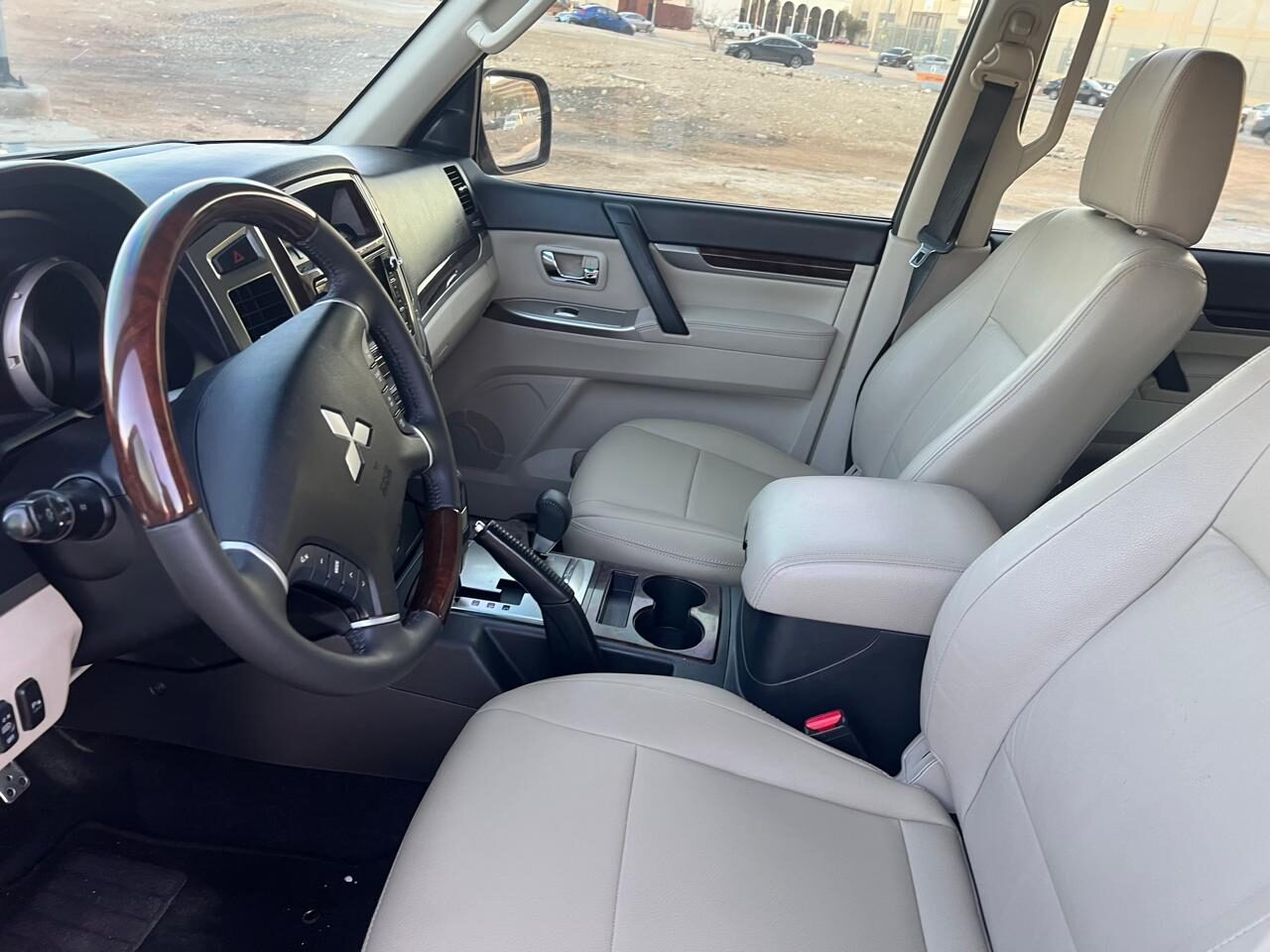 Riyadh, Vehicles, Cars & Trucks , Mitsubishi Pajero,  2020,  Automatic,  141000 KM,