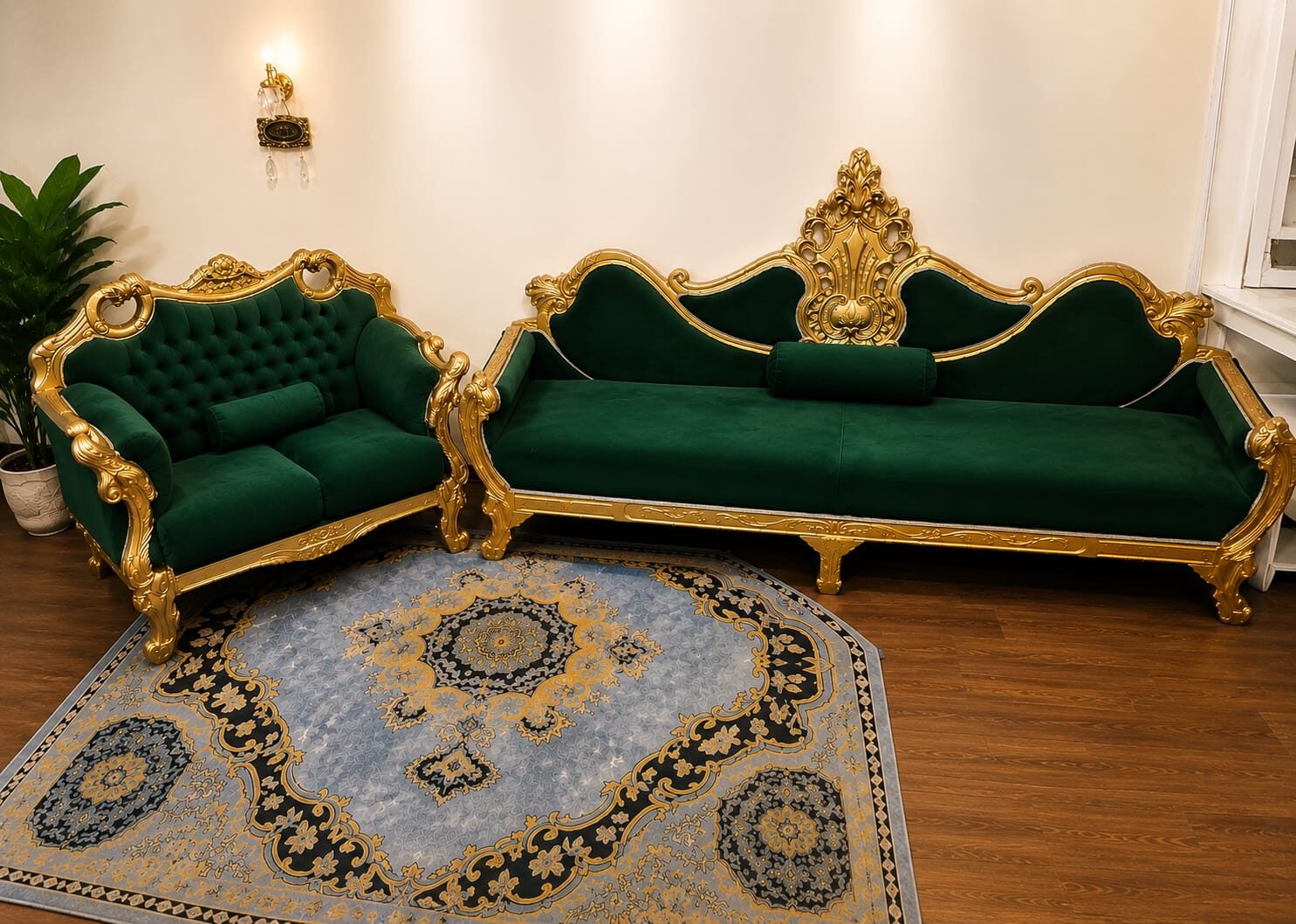 Al Khobar Al Shamalia, Furniture, SAR 250,  6 Seater Beautiful Emerald Green And Golden Sofa