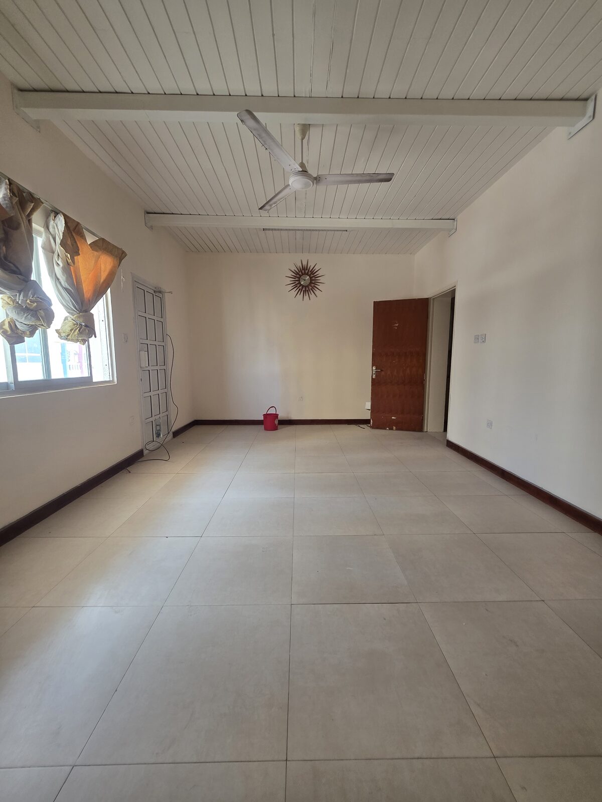 Manama, Apartments, Flats, Houses & Villas, BHD 250/month,  3 BR,  #2BATHROOM Hall Kitchen Without Electricity Car Parking Semi Furnished