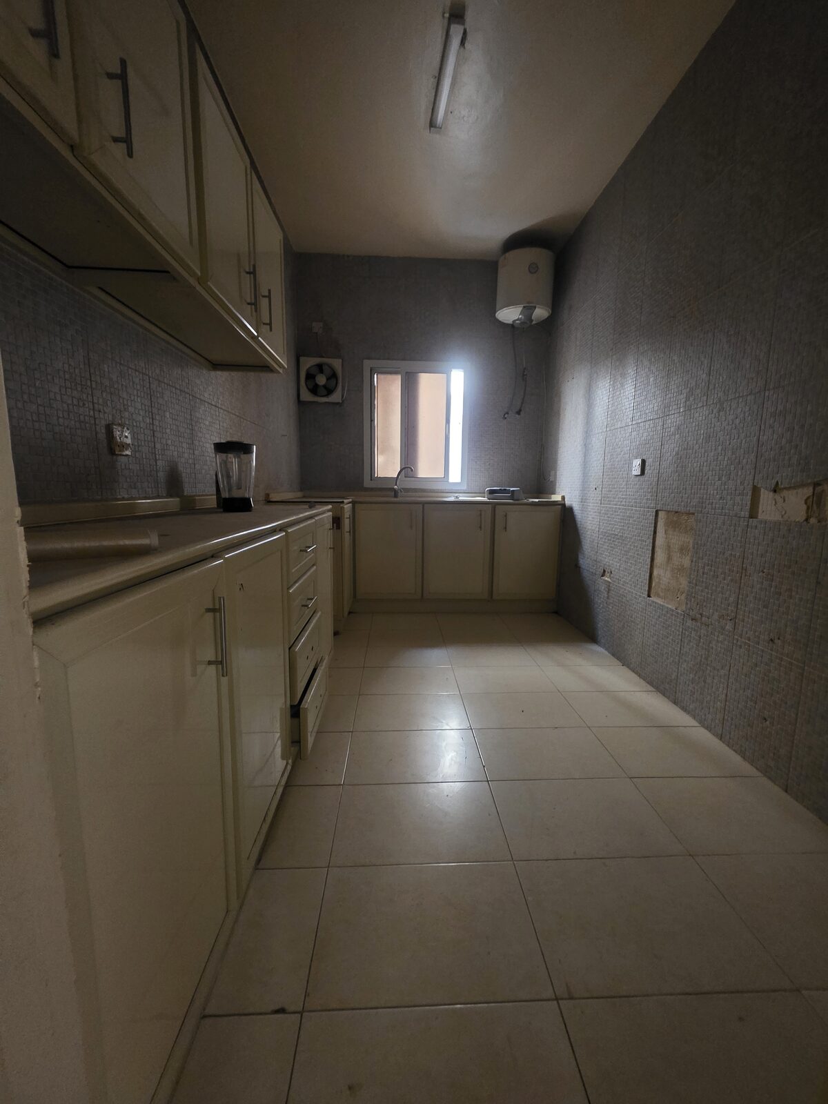 Manama, Apartments, Flats, Houses & Villas, BHD 250/month,  3 BR,  #2BATHROOM Hall Kitchen Without Electricity Car Parking Semi Furnished