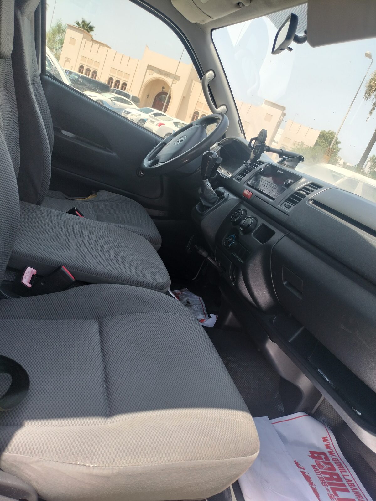 Manama, Vehicles, Cars & Trucks , Toyota Hi-Ace,  2015,  Manual,  228000 KM,   Toyota Hiace Cargo Goods Delivery Bus.