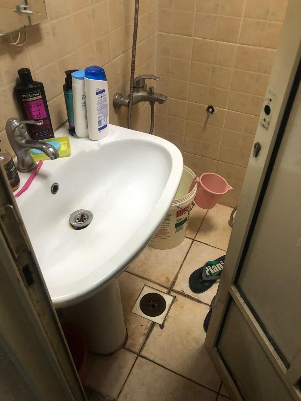 Jubail, Rooms for Rent, SAR 950/month,  1 Room With Separate Entrance - Free Wi-Fi And Free Electricity