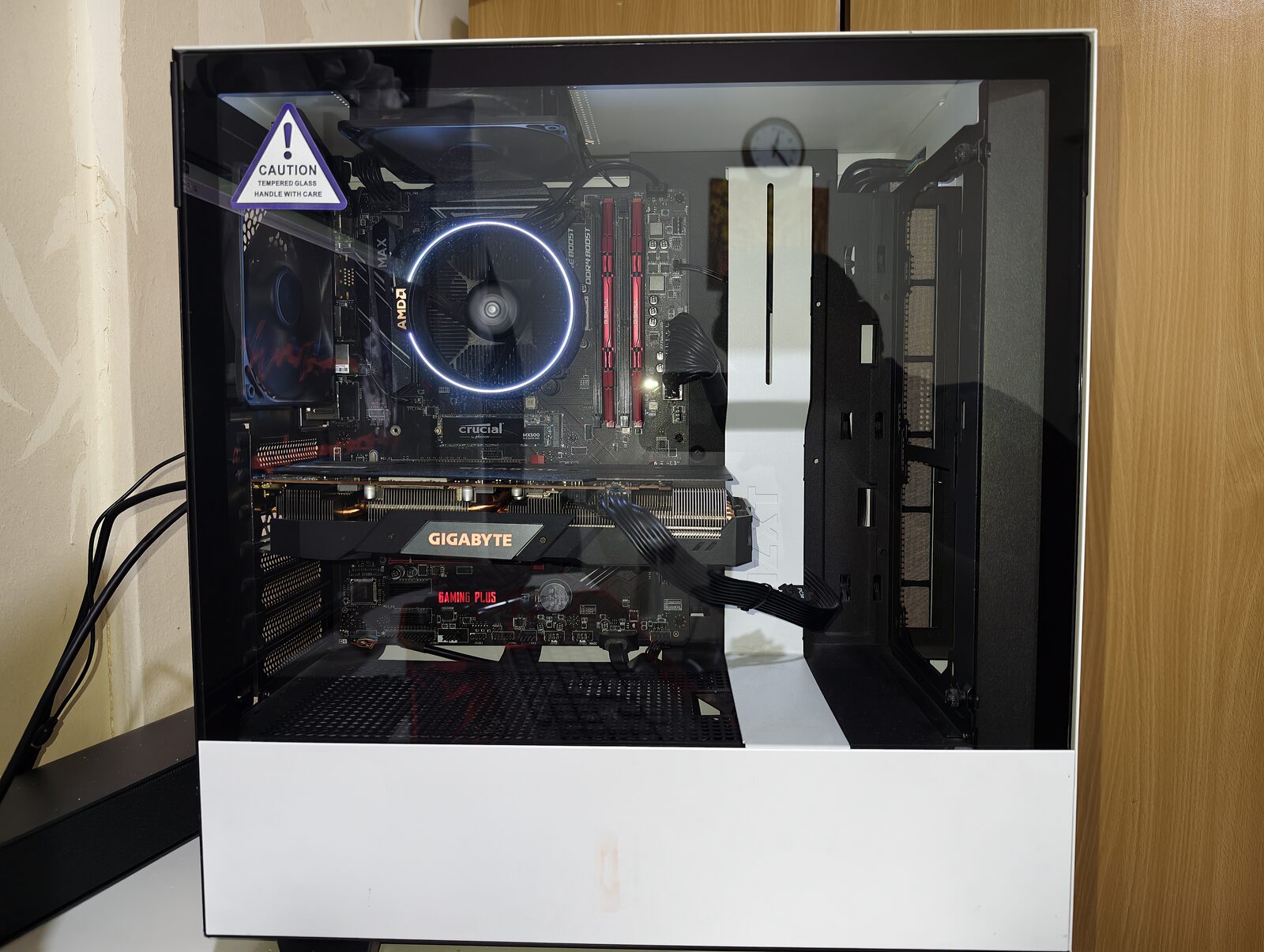 Manama, Computers, BHD 190,  Gaming PC &ndash; Ryzen 7 2700 | RX 5700 8GB | 16GB RAM | 1TB SSD + 24 AOC Monitor