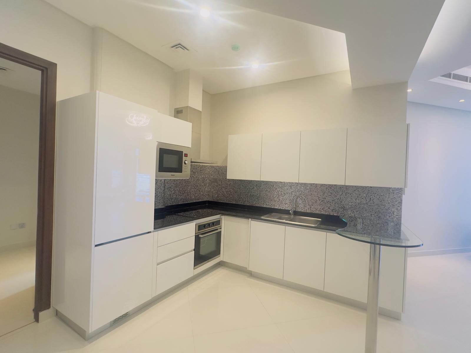 Sanabis, Apartments, Flats, Houses & Villas, BHD 550/month,  Furnished,  2 BR,  140 Sq. Meter,  Brand New Luxury 2 Bedroom Apartment + Maid&rsquo;s Room