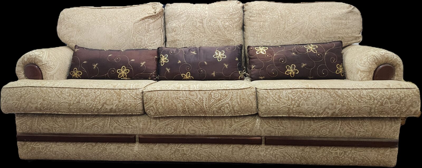 Jeddah, Furniture, SAR 500,  7-Seater Classic Sofa Set + Center Table (Good Condition)/طقم كنب 7 مقاعد + طاولة