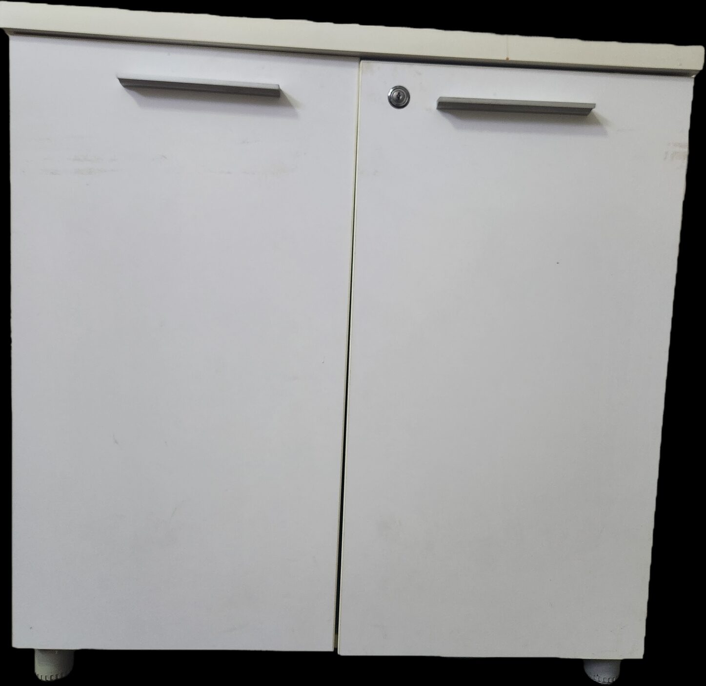 Jeddah, Furniture, SAR 400,  3 White 2-Door Storage Cabinets (Good Condition)/دواليب تخزين بيضاء بابين (بحالة ج