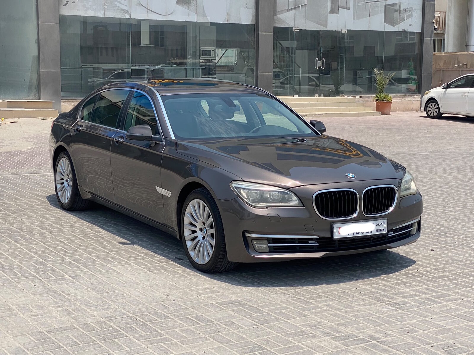 Manama, Vehicles, Cars & Trucks , BHD 3500,  BMW 740Li,  2014,  Automatic,  208950 KM,    (Brown)