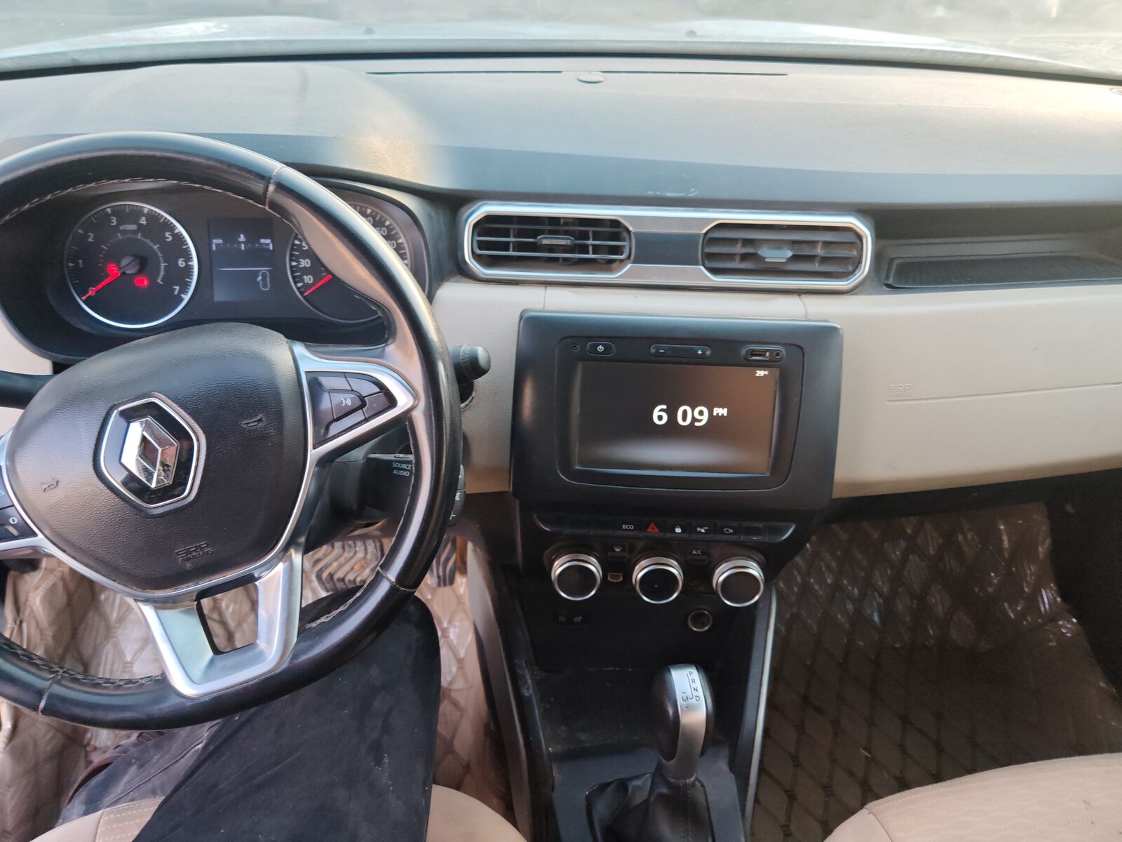 Jeddah, Vehicles, Cars & Trucks , SAR 29000,  Renault Duster,  2021,  Automatic,  105000 KM,  Duster Top Grade Radar 4 Cameras In Perfect Condition