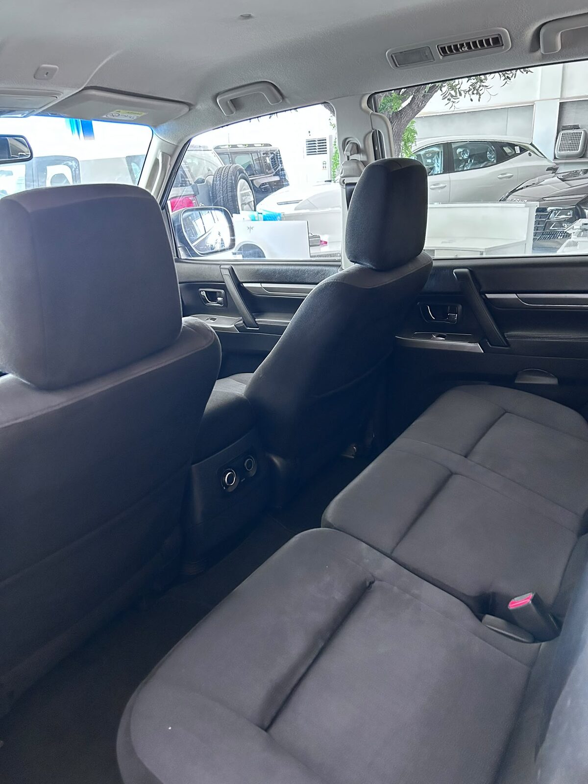Sitra, Vehicles, Cars & Trucks , BHD 4800,  Mitsubishi Pajero,  2017,  Automatic,  126000 KM,    For Sale