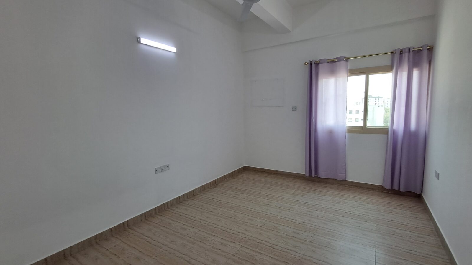 Adliya, Apartments, Flats, Houses & Villas, BHD 300/month,  2 BR,  Un Furnished Flat In Adliya With Electricity