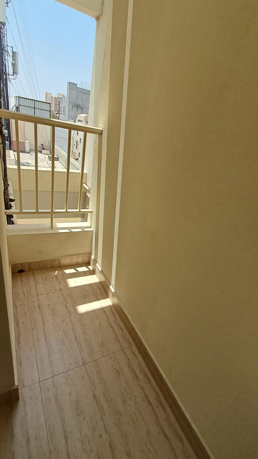 Adliya, Apartments, Flats, Houses & Villas, BHD 300/month,  2 BR,  Un Furnished Flat In Adliya With Electricity