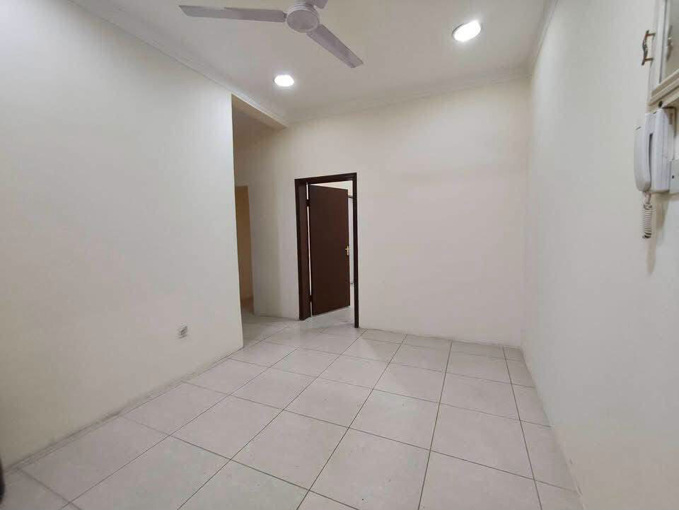 Adliya, Apartments, Flats, Houses & Villas, BHD 270/month,  2 BR,  Adliya:- Groundfloor 2Bhk  Unfurnished Flat On Rent.   Bd 270/- With Unlimited Ewa.