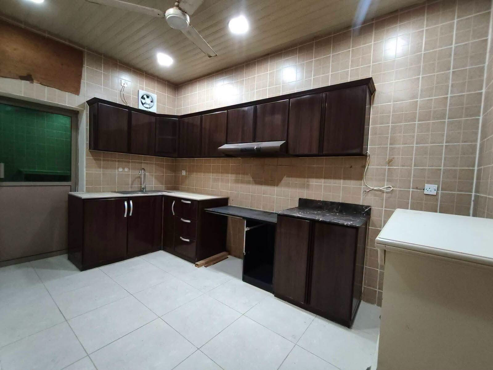 Adliya, Apartments, Flats, Houses & Villas, BHD 270/month,  2 BR,  Adliya:- Groundfloor 2Bhk  Unfurnished Flat On Rent.   Bd 270/- With Unlimited Ewa.