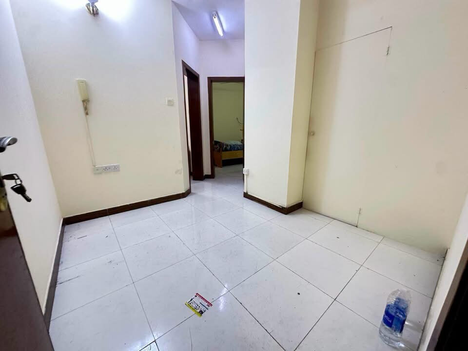 Gudaibiya, Apartments, Flats, Houses & Villas, BHD 250/year,  2 BR,  Gudaibiya:- 2BHK Semi-Furnished Flat On Rent With EWA.  Bd 250/- With Ewa.