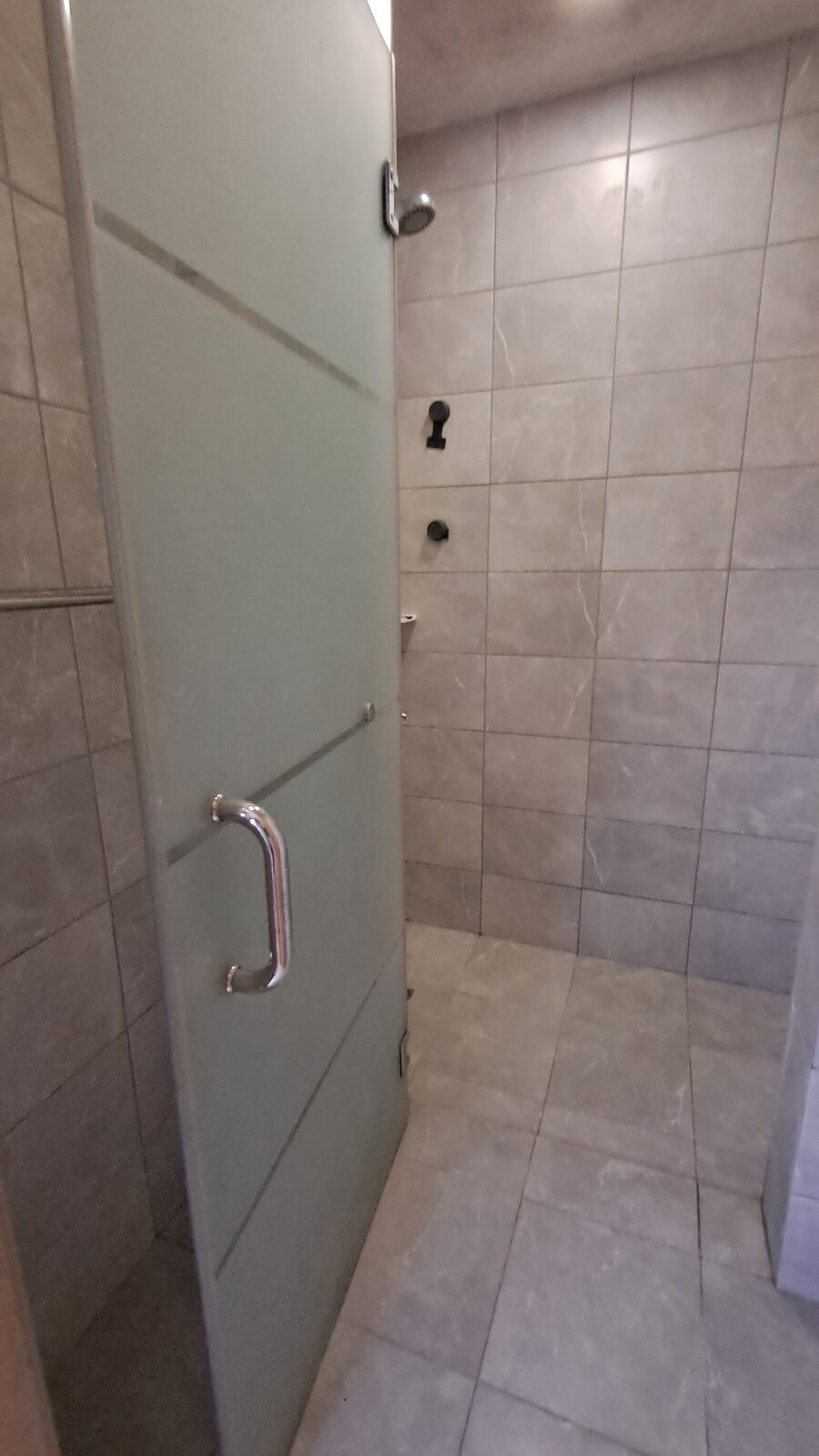 Adliya, Apartments, Flats, Houses & Villas, BHD 280/month,  1 BR,  Semi Furnished Flat In Adliya Near Andalus Garden With Unlimited Electricity - 280 BD