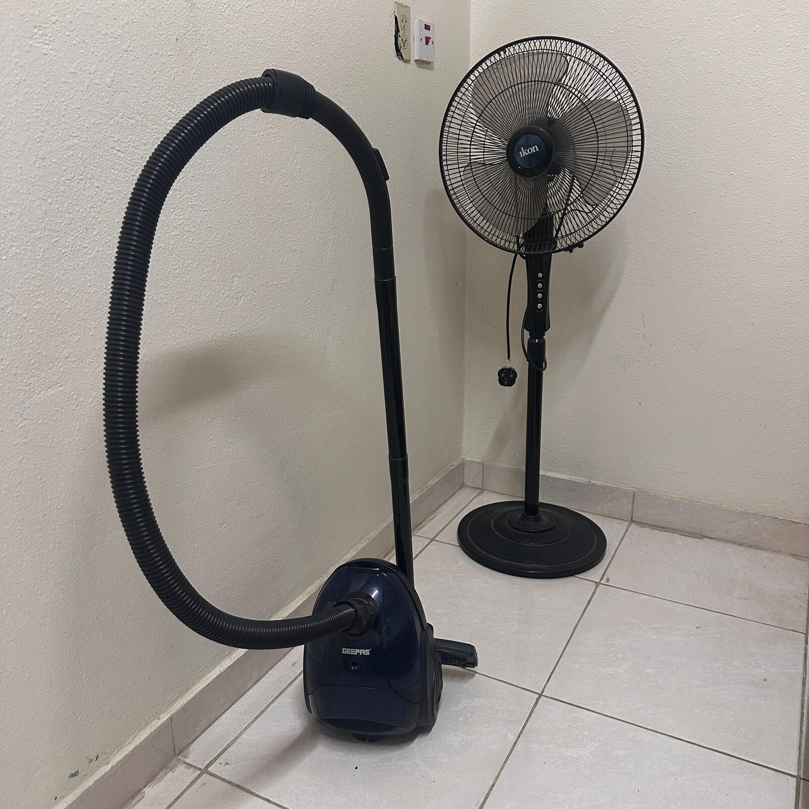 Jubail, Appliances, SAR 200,  Geepas Vacuum Cleaner And Ikon Black Pedestal / Stand Fan