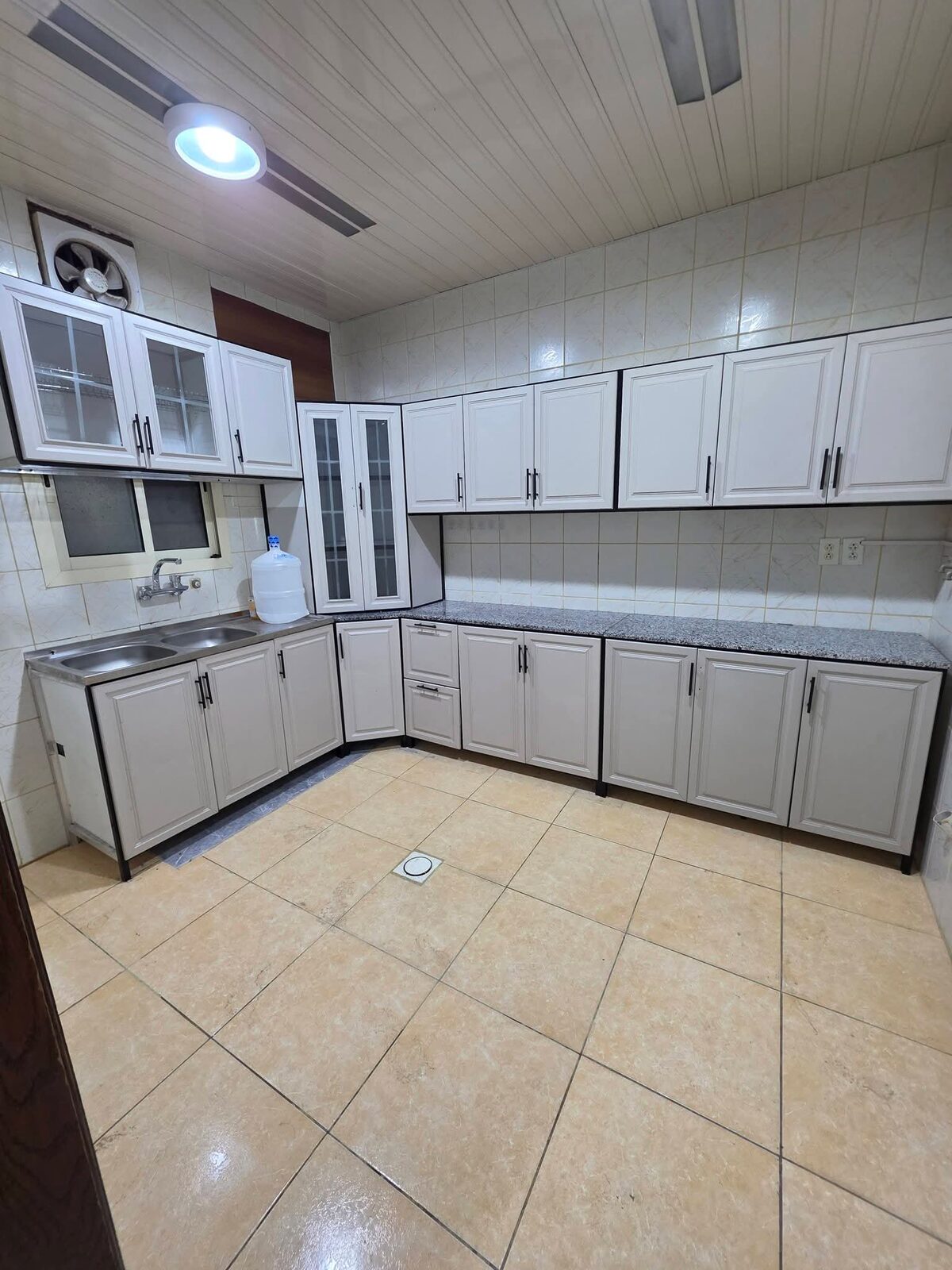 Khobar, Apartments, Flats, Houses & Villas, 3 BR,  3 BR A Large And Clean Family Apartment For Rent In Al Khobar 25,000 SAR/Year