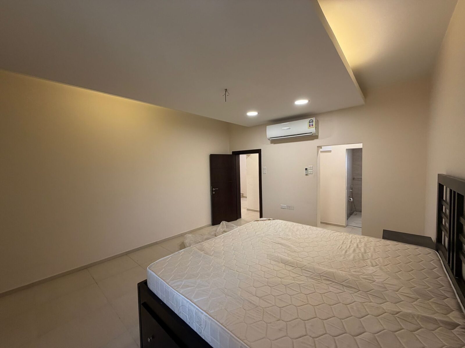 Jannusan, Apartments, Flats, Houses & Villas, BHD 375/month,  3 BR,  280 Sq. Meter,  Beauiful Villa For Rent In 375 Bd - Jannusan Compound