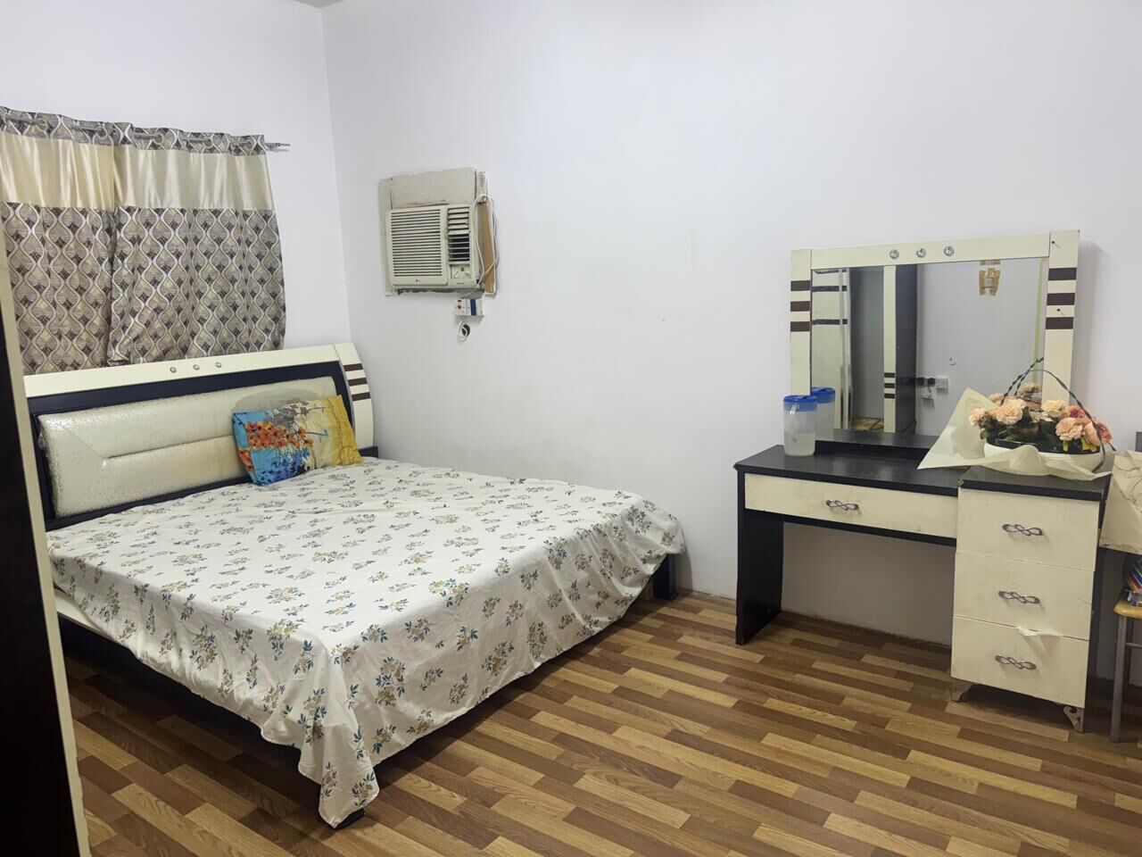 Hara, Rooms for Rent, SAR 1500/month,  Furnished,  Room Available For Executive Bachelor