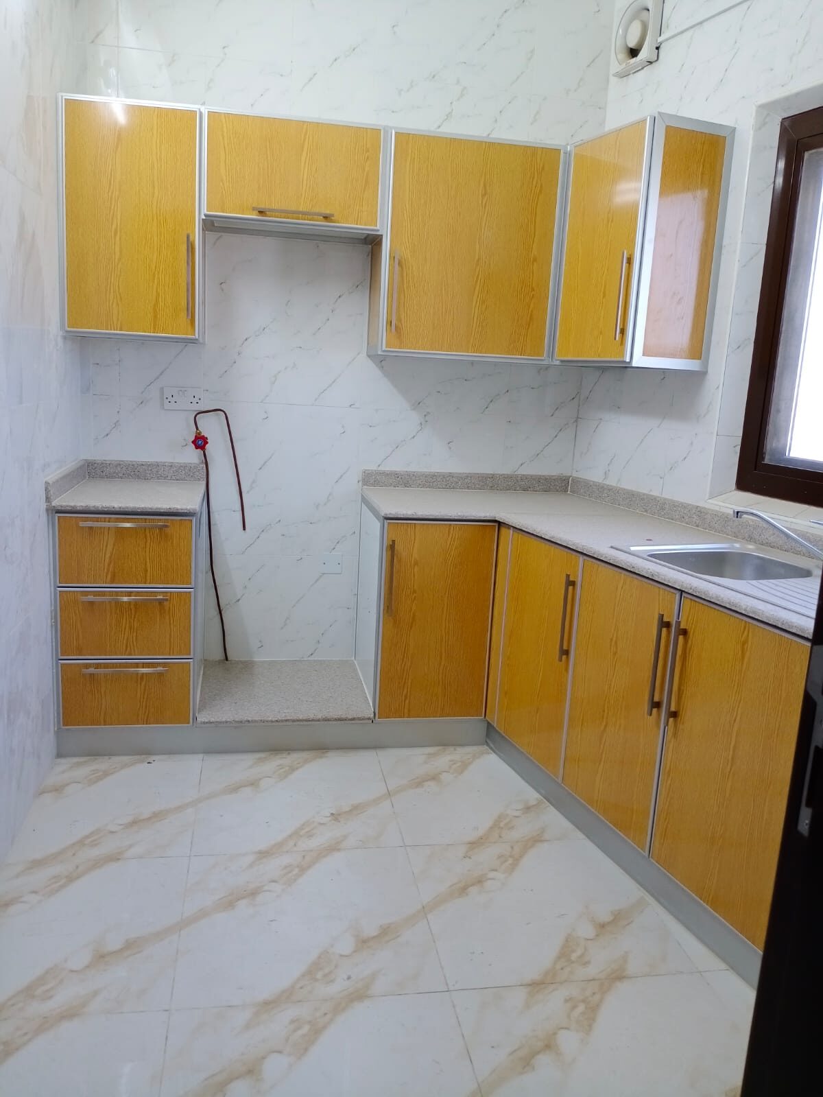 Salmaniya, Apartments, Flats, Houses & Villas, BHD 210/month,  2 BR,  2 Bedroom Apartment In Salmaniya Rent 210 Without Ewa