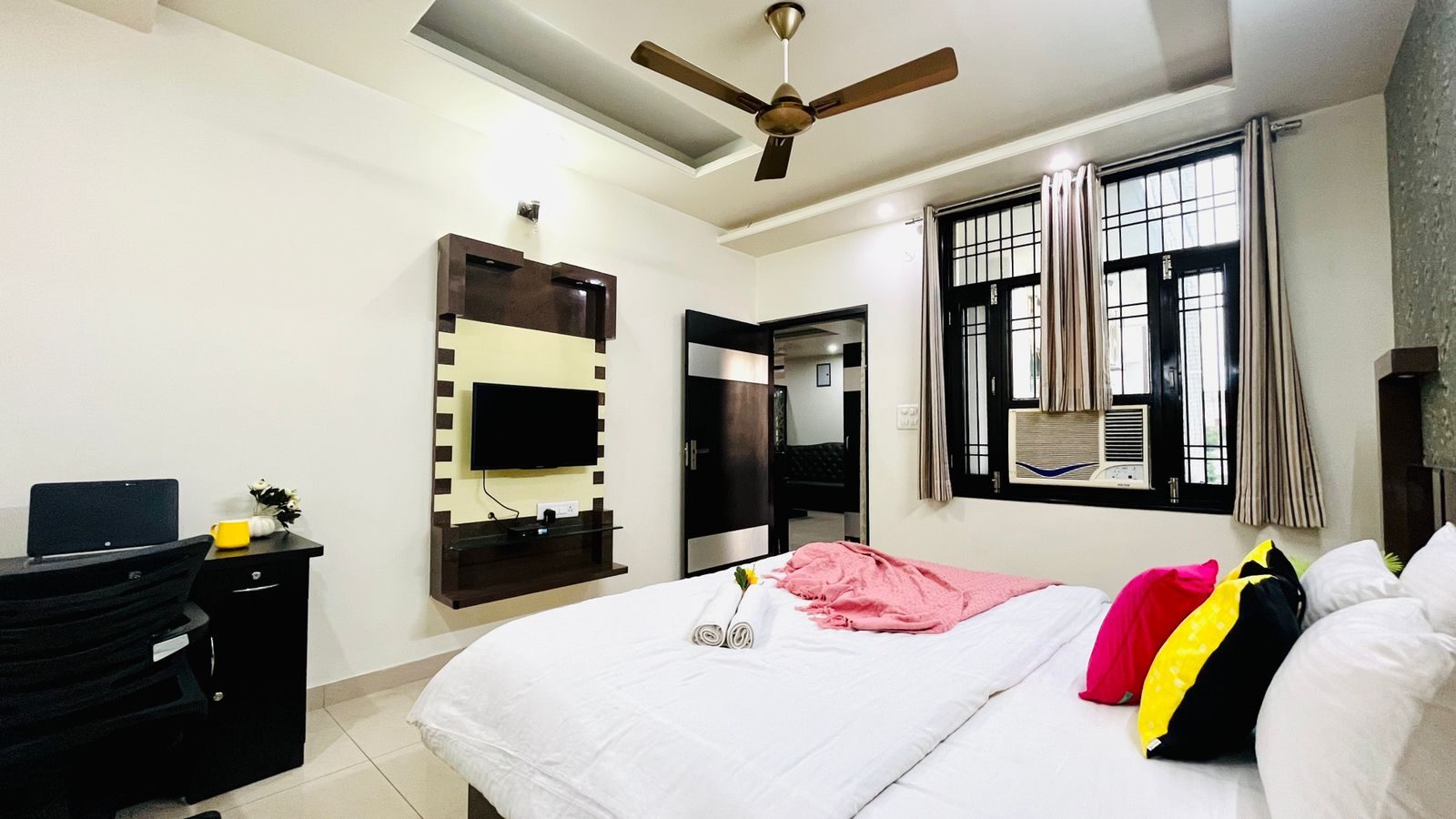 Jaipur, Apartments, Flats, Houses & Villas, INR 9500/day,  Furnished,  3 BR,  2200 Sq. Meter,  Three Bedroom Apartment Jaipur