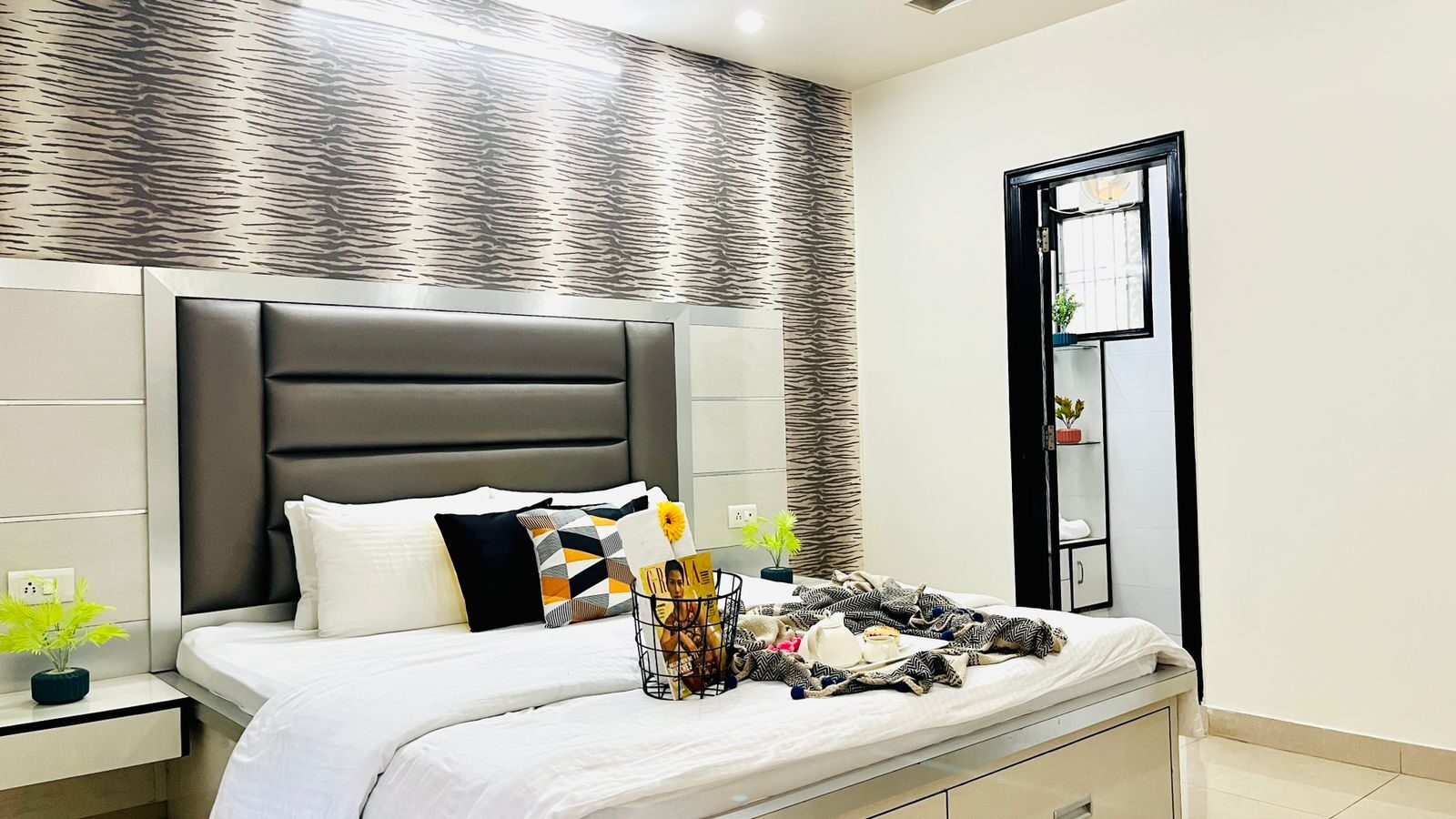 Jaipur, Apartments, Flats, Houses & Villas, INR 9500/day,  Furnished,  3 BR,  2200 Sq. Meter,  Three Bedroom Apartment Jaipur