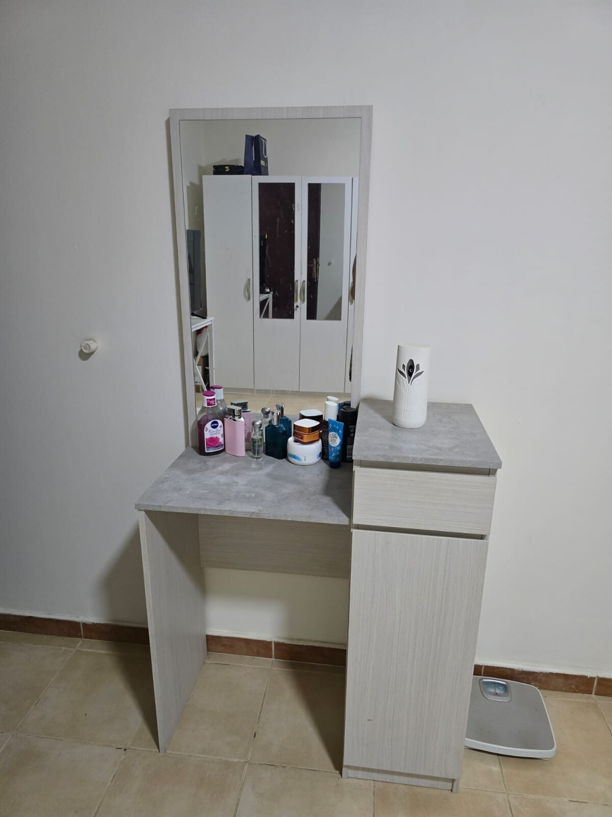Al Malaz, Furniture, High-Quality Used Furniture For Sale – Excellent Condition! Upgrade Your Home With Nearly