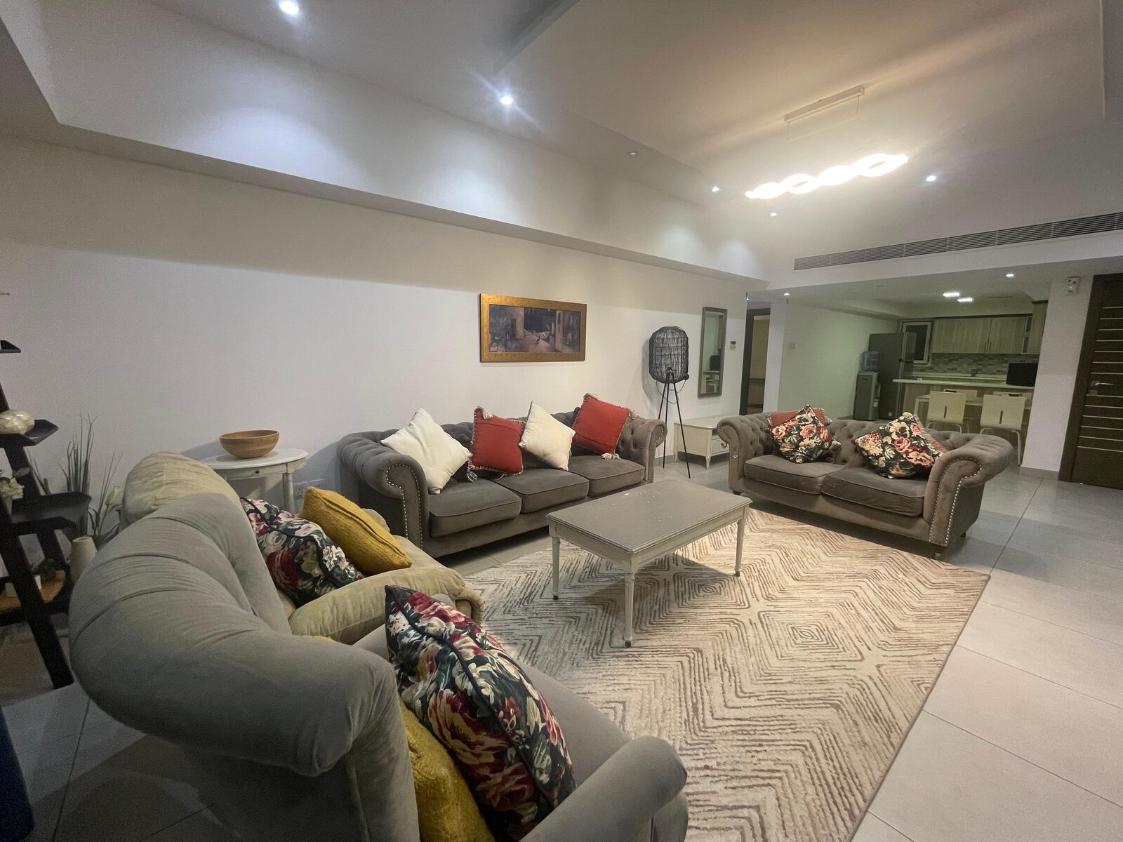 Juffair, Apts/Flats Wanted, BHD 87/month,  2 BR,  Female Bedsoace