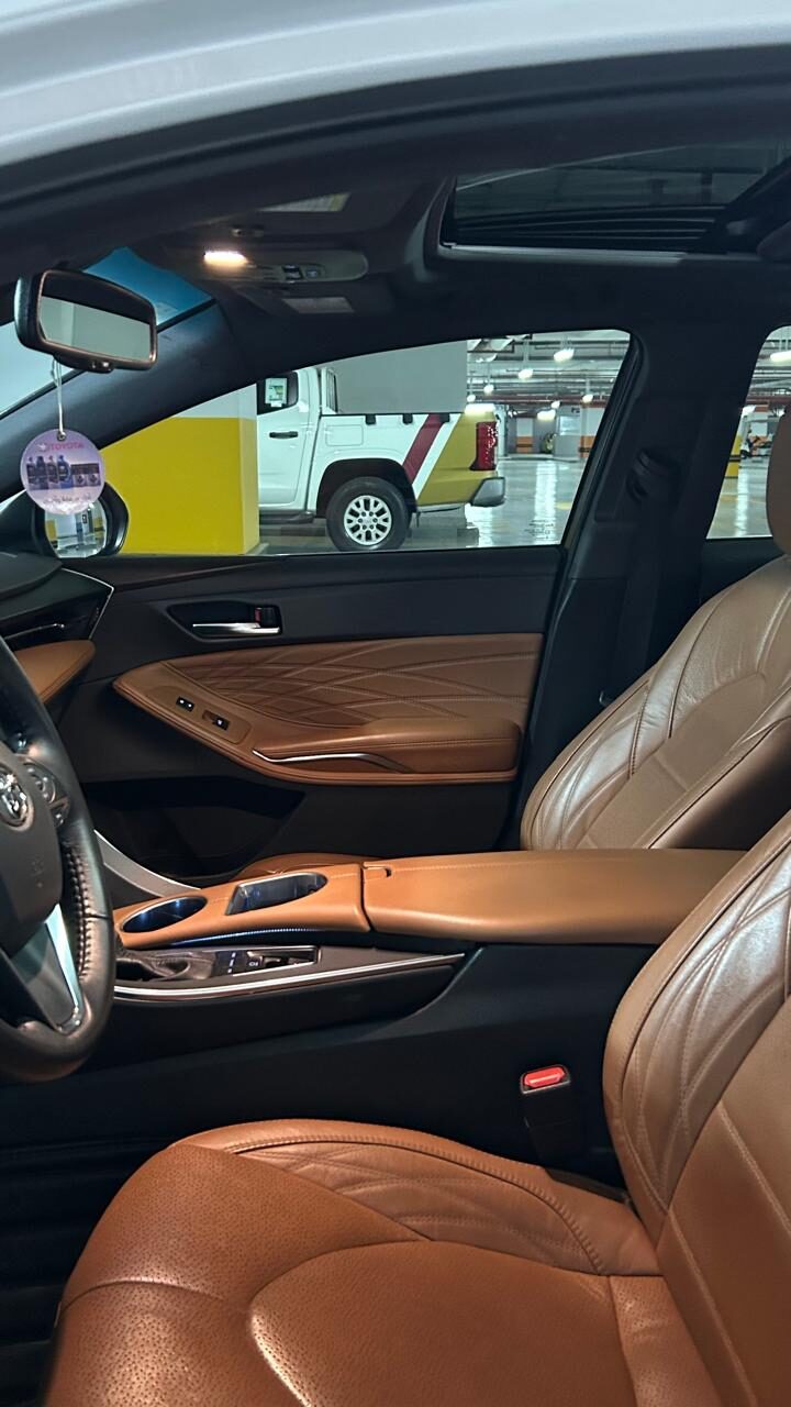 Jeddah, Vehicles, Cars & Trucks , SAR 140000,  Toyota Avalon,  2022,  Automatic,  68000 KM,  140K SAR   &ndash; Premium/Full Option