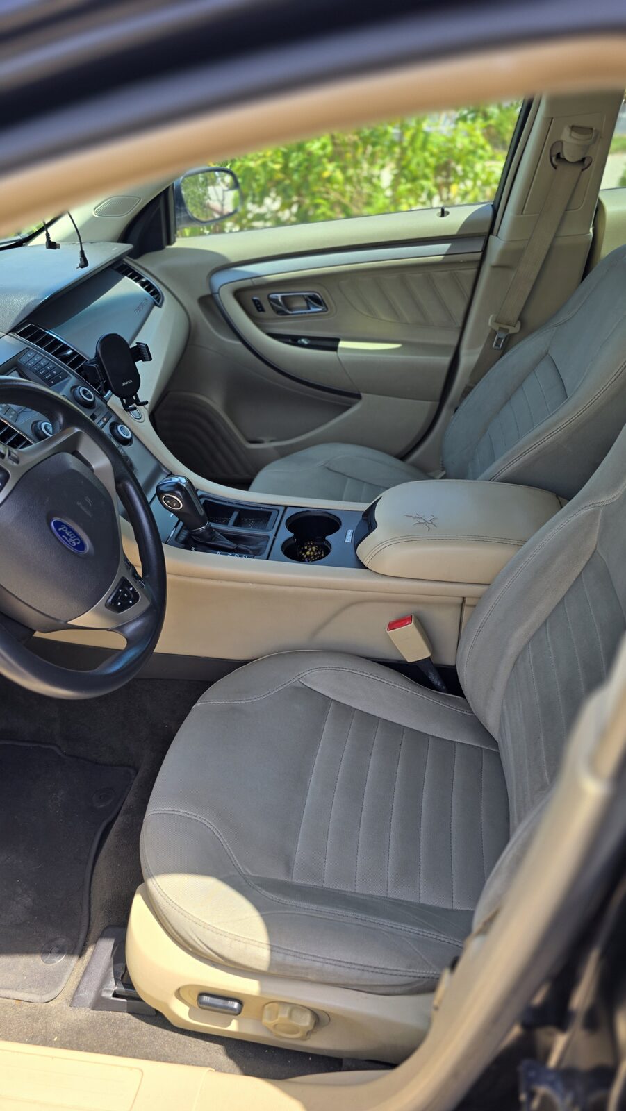 Rabigh, Vehicles, Cars & Trucks , SAR 30000,  Ford Taurus Se,  2014,  Automatic,  290000 KM,