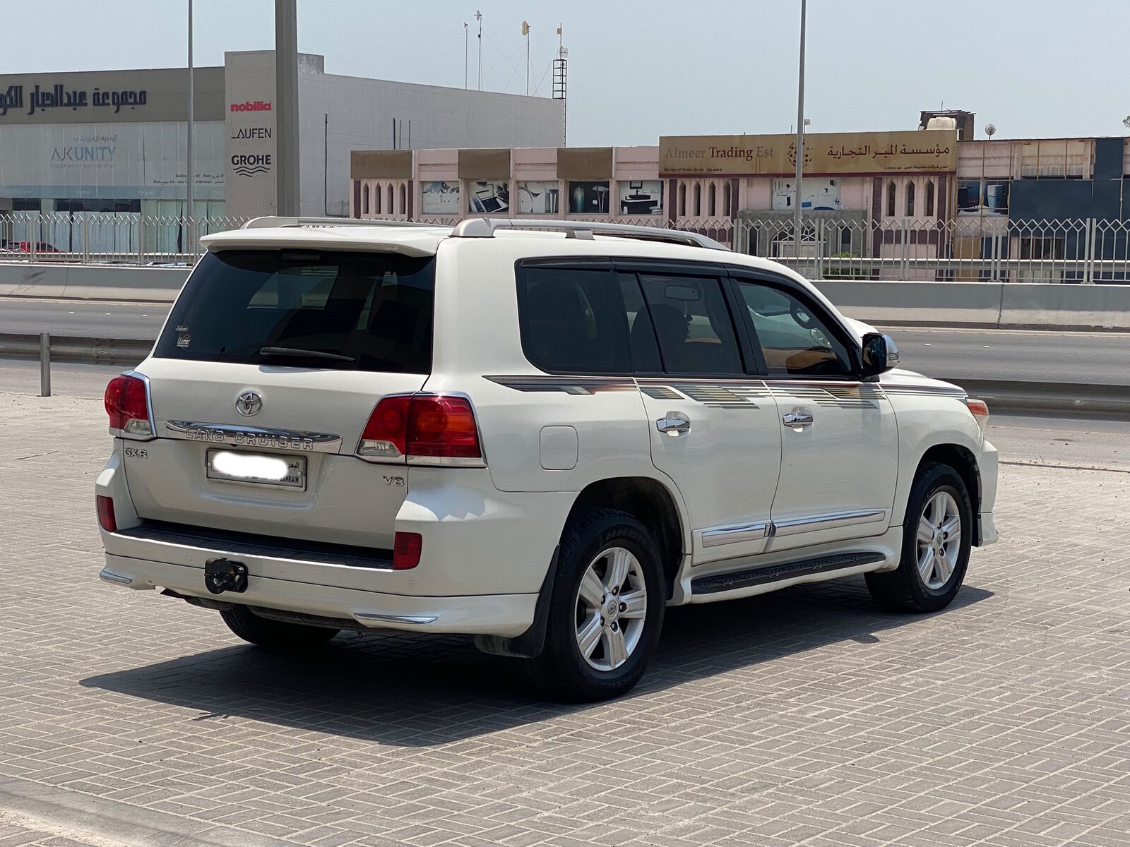 Manama, Vehicles, Cars & Trucks , BHD 8600,  Toyota Land Cruiser GX-R,  2012,  Automatic,  234850 KM,    (White)